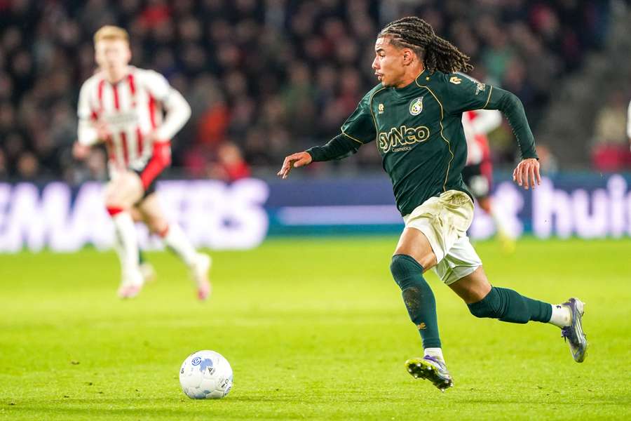 Makan Aïko vai jogar no Tondela