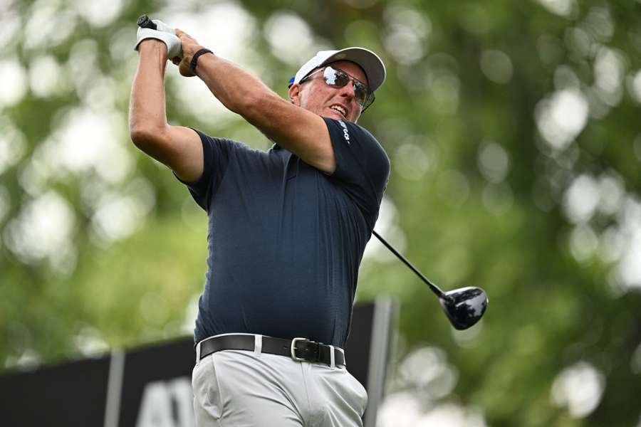 Phil Mickelson in action
