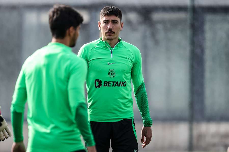 Hector Bellerín é baixa do Sporting para o duelo frente ao Arsenal