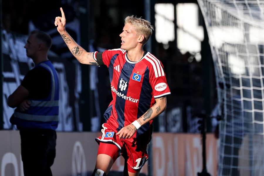 Grönbaek ließ die HSV-Fans gleich zweimal jubeln