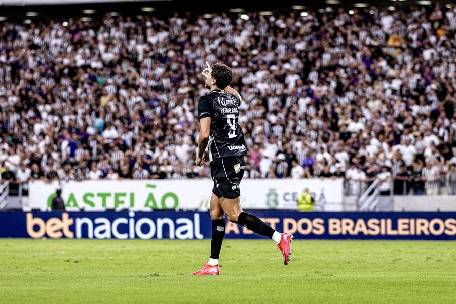 Pedro Raul não perdeu quando esteve em campo nesta temporada Pedro Raul não perdeu quando esteve em campo nesta temporada