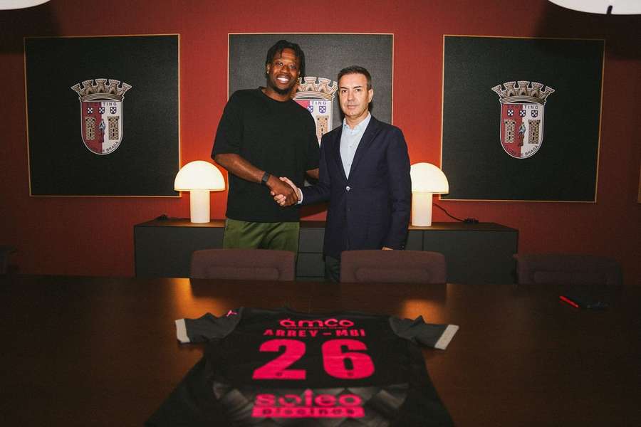 Bright Arrey-Mbi, o novo reforço do SC Braga