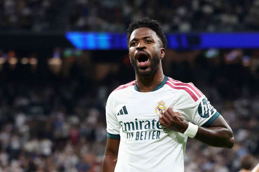 Vinicius, a redimirse en Roma