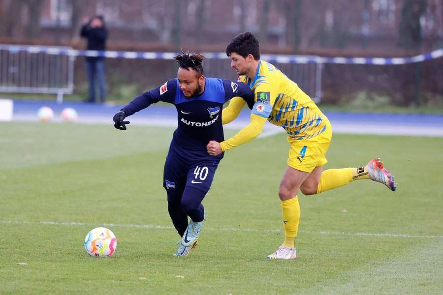 Ejuke beim Testspiel gegen Braunschweig 