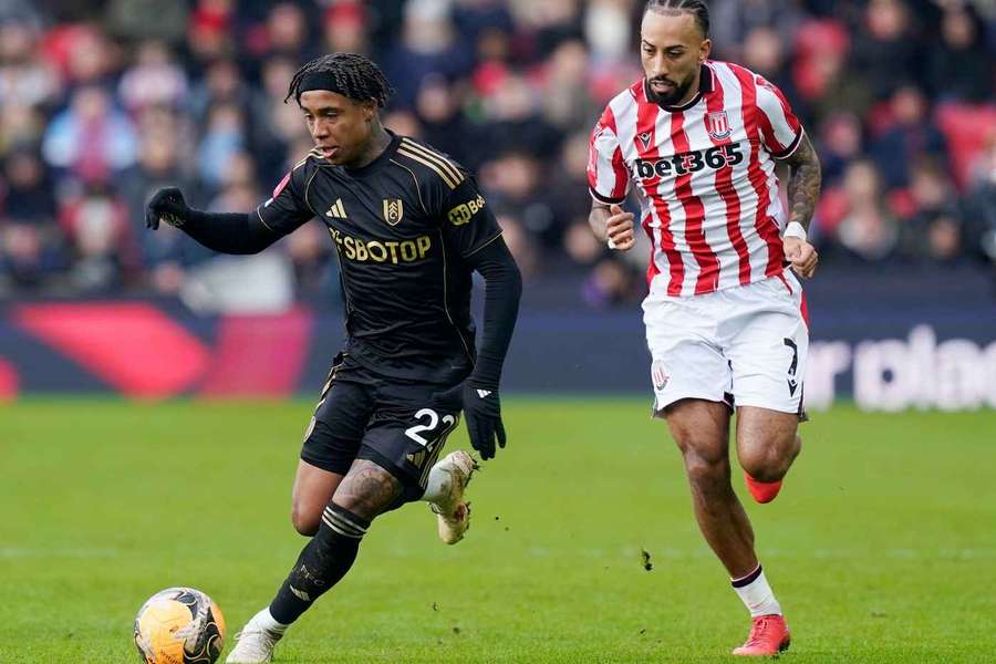 Kevin abriu caminho à reviravolta do Fulham diante do Stoke City com o golo aos 55 minutos Kevin abriu caminho à reviravolta do Fulham diante do Stoke City com o golo aos 55 minutos