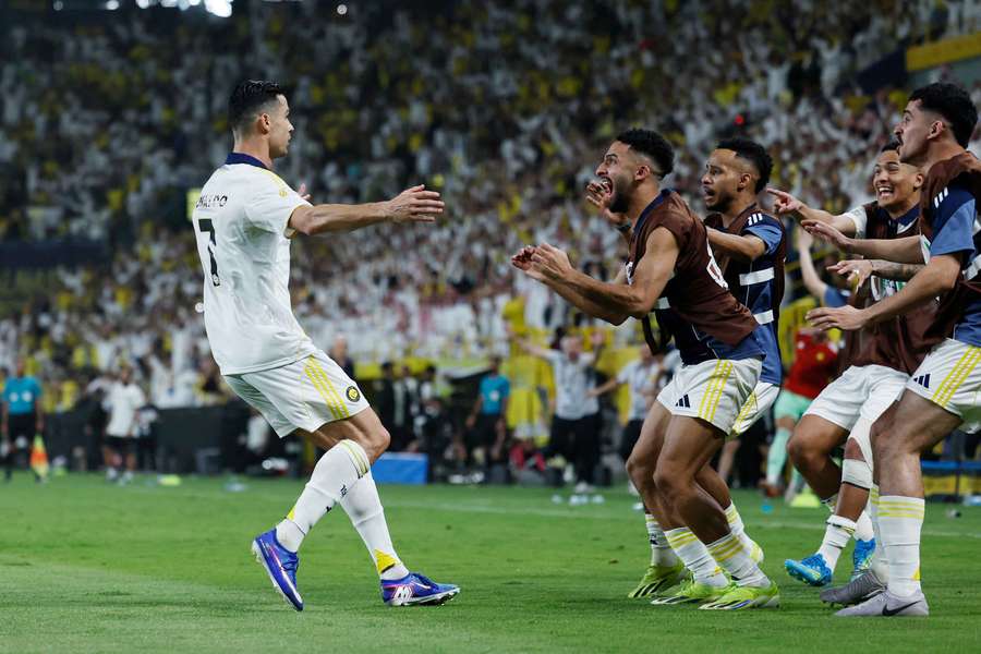 Dublet Ronaldo i gol z rzutu wolnego przypieczętował mistrzostwo Arabii dla Al Nassr Dublet Ronaldo i gol z rzutu wolnego przypieczętował mistrzostwo Arabii dla Al Nassr