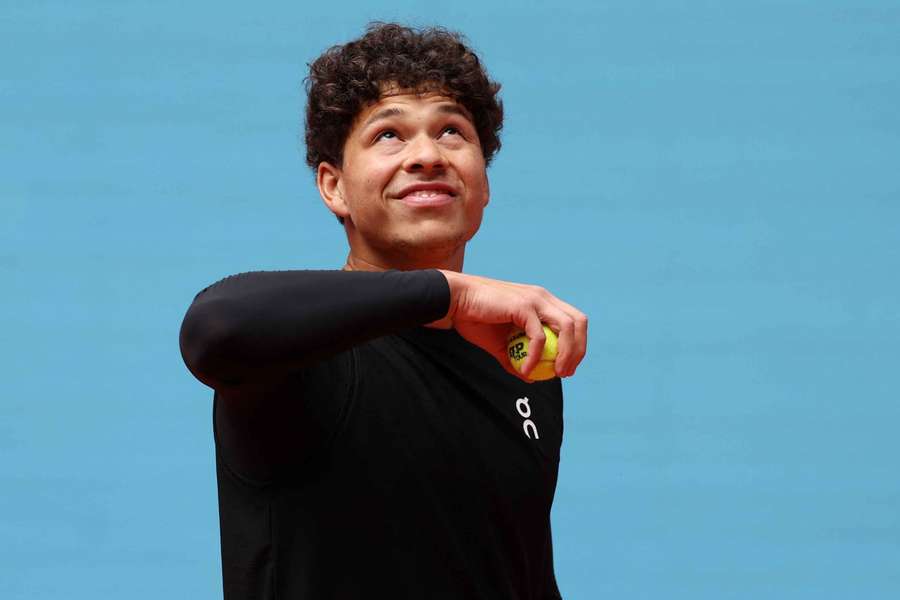 Parecia que Ben havia engrenado no saibro