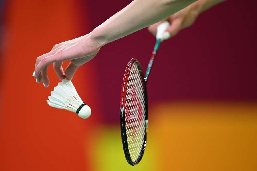 Een shuttle en racket