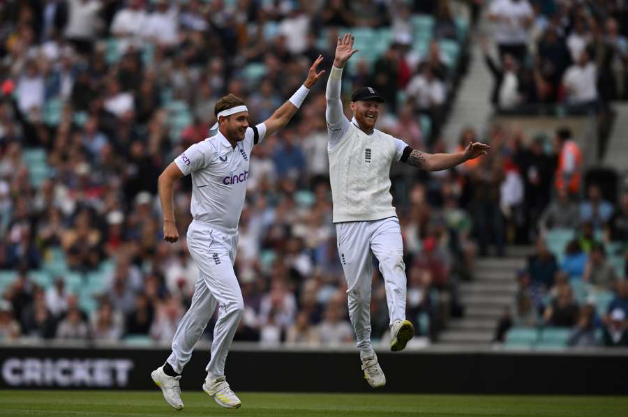 England's Robinson sparks South Africa collapse in third Test at the Oval