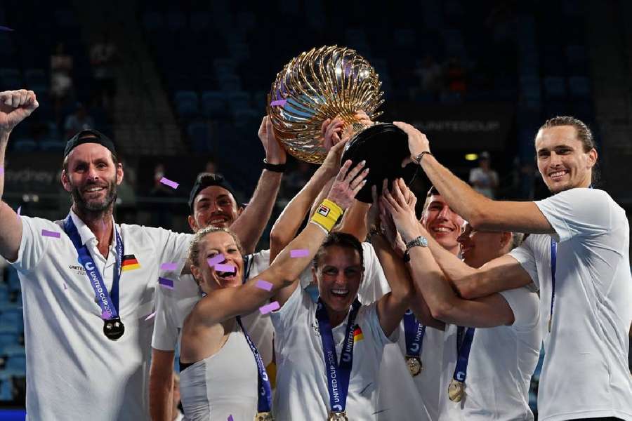 Durch einen entscheidenden Sieg im Mixed-Doppel sicherten Laura Siegemund und Alexander Zverev Deutschland die zweite Austragung des United Cups.