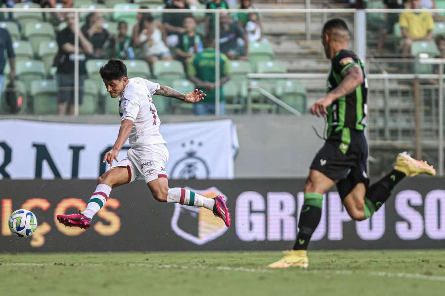 Cano deixa o seu gol em vitória do Fluminense sobre o América-MG