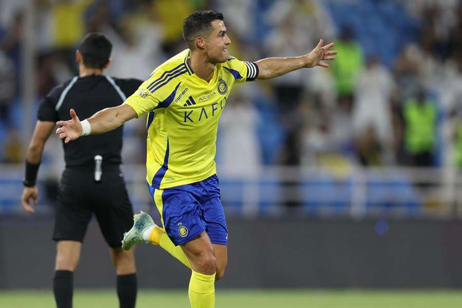 Ronaldo festeja o golo do Al Nassr