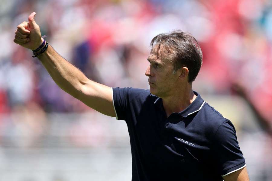 Qatar coach Julen Lopetegui reacts to fans after draw with Switzerland at 2026 FIFA World Cup Qatar coach Julen Lopetegui reacts to fans after draw with Switzerland at 2026 FIFA World Cup