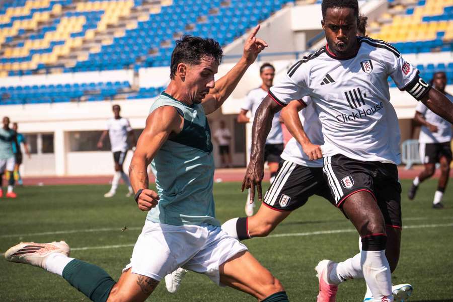 Farense perdeu com o Fulham em Lagos Farense perdeu com o Fulham em Lagos