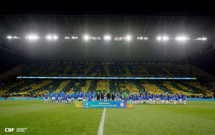 Torcida brasileira parabeniza Ancelotti pelo aniversário de 66 anos Torcida brasileira parabeniza Ancelotti pelo aniversário de 66 anos