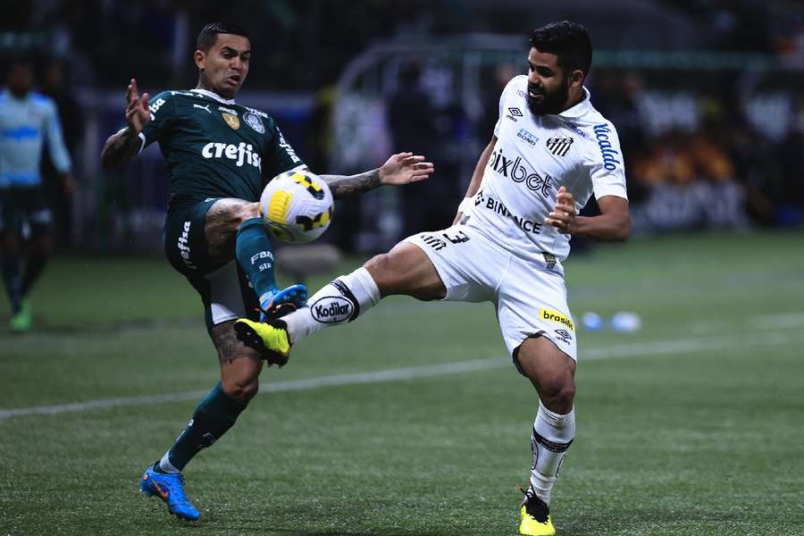 Palmeiras vem levando a melhor nos duelos com o Santos dentro do Allianz
