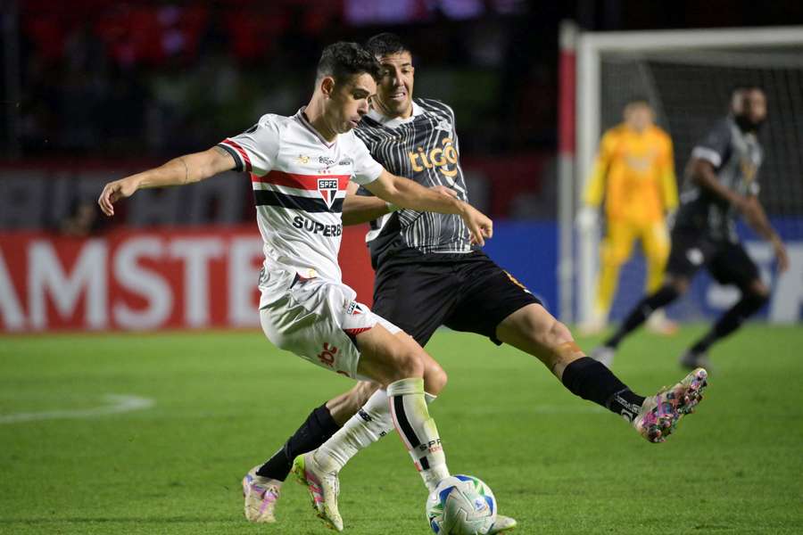 O São Paulo sofreu por quase todo o tempo O São Paulo sofreu por quase todo o tempo