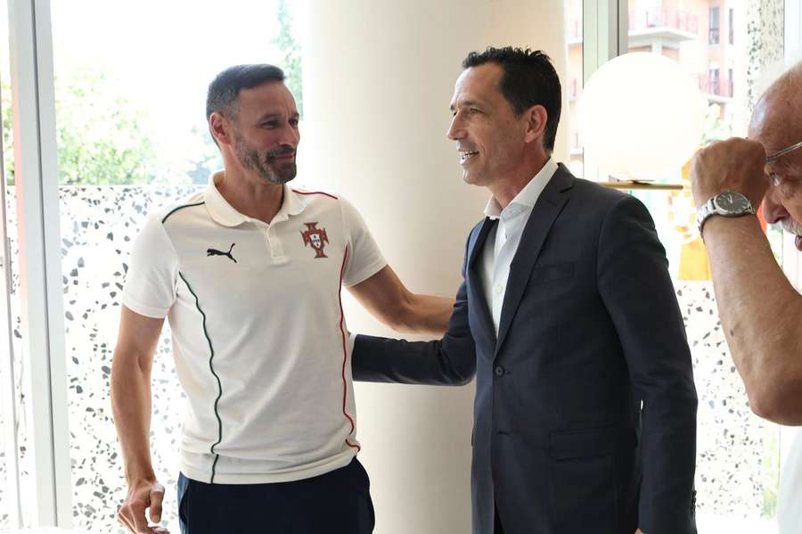 Pedro Pronça saúda Bino Maçães