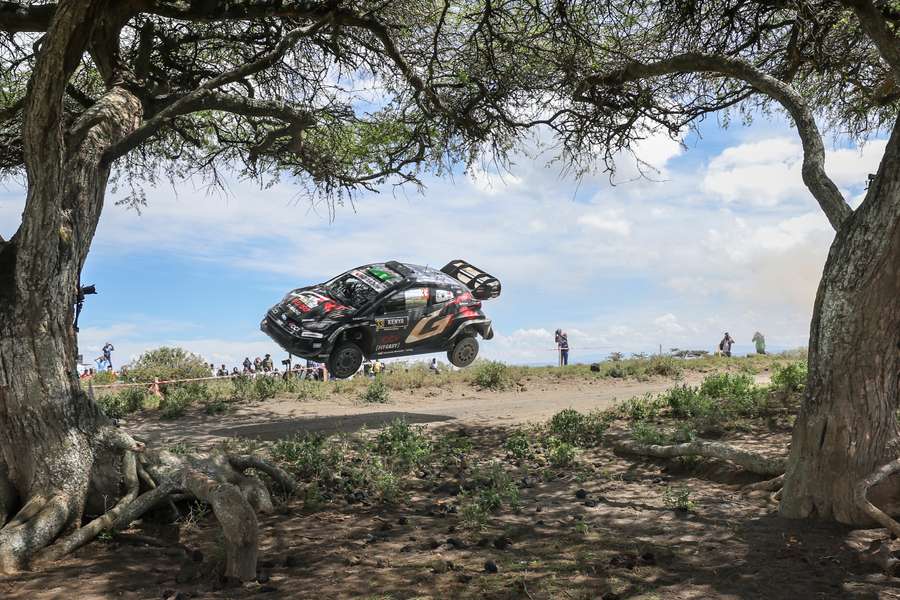 Evans domina en Kenia.