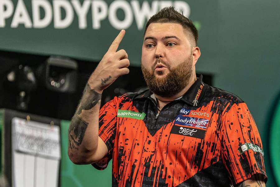 The Bully Boy produced a brilliant fightback to kick off his defence of the Paddy Power World Darts Championship
