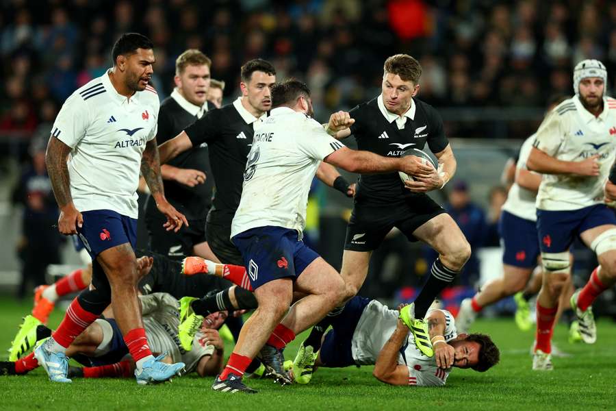 Beauden Barrett runs at the French defence in Wellington