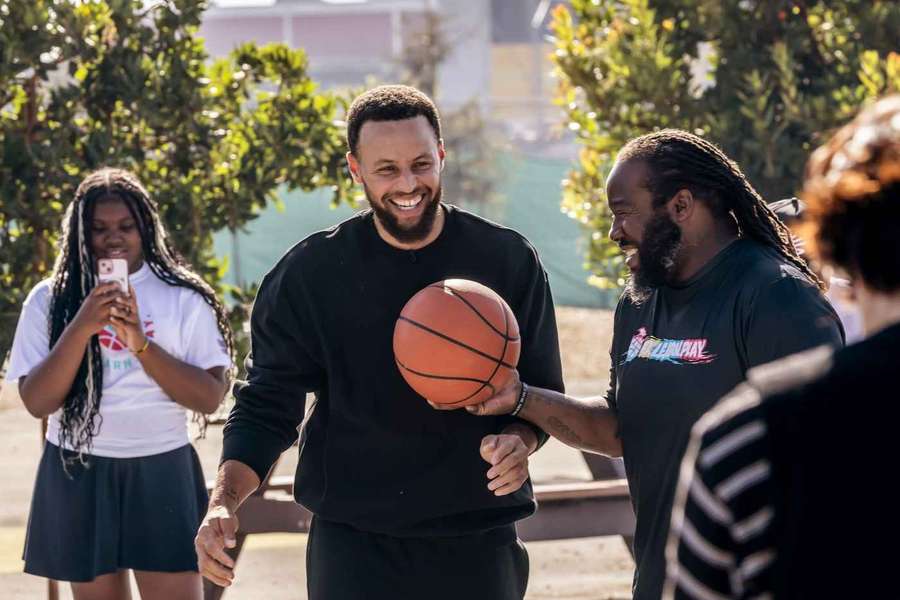Curry kocht weiterhin für die Warriors Curry kocht weiterhin für die Warriors