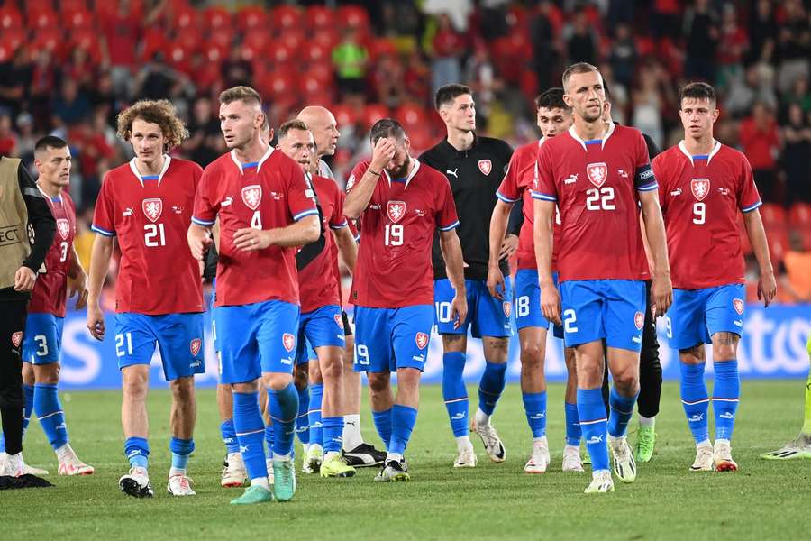 Čeští fotbalisté si mírně zkomplikovali boj o postup na Euro.