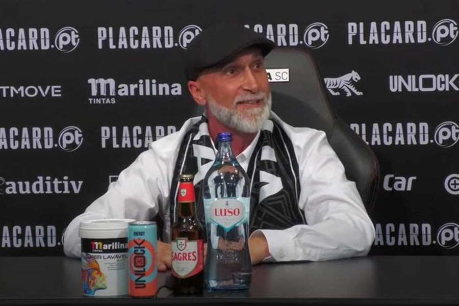 Álvaro Pacheco apresentado no Vitória Álvaro Pacheco apresentado no Vitória