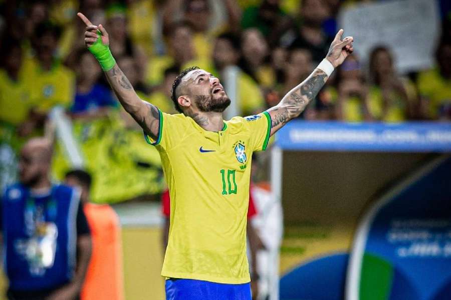 Neymar a doborît recordul lui Pele și devine cel mai bun marcator din istorie al Braziliei