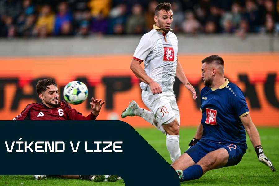 Hradecký gólman Adam Zadražil (vpravo) je nejspíše novou noční můrou sparťanů.