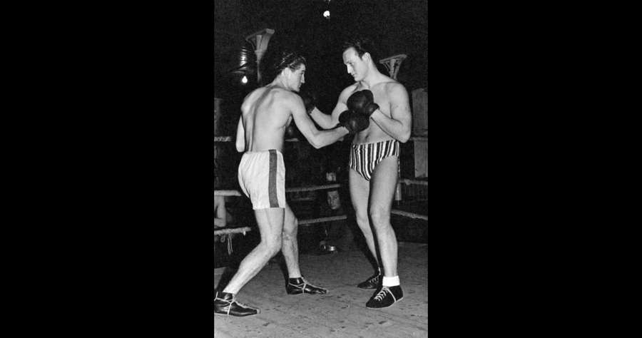 Gerrit Cohen, which was later part of Jewish resistance and Simon Sackion Boxing on Boxing Club Olympia Gerrit Cohen, which was later part of Jewish resistance and Simon Sackion Boxing on Boxing Club Olympia