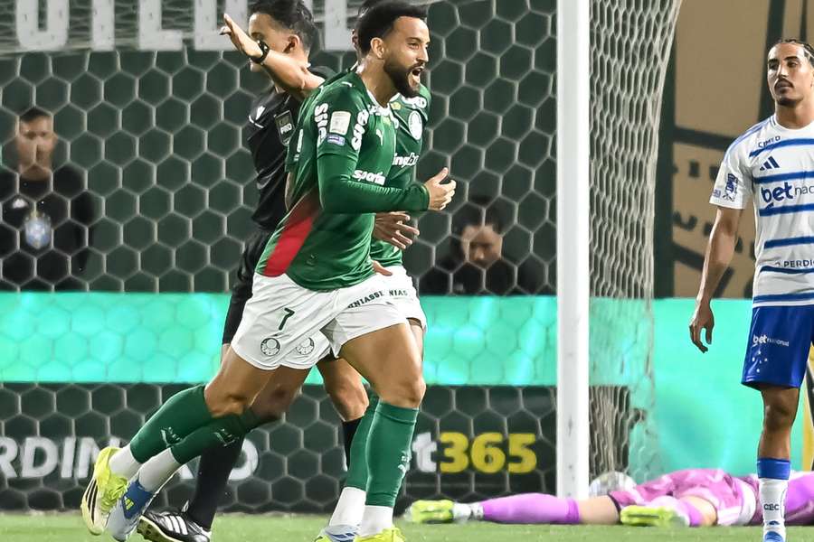 Felipe Anderson sentiu logo após marcar contra o Cruzeiro