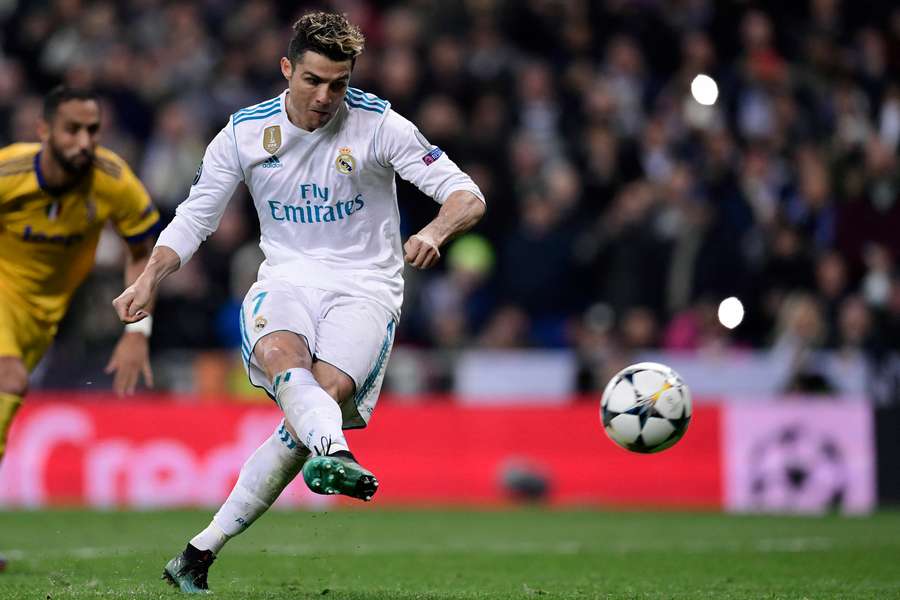 Cristiano Ronaldo transforme son penalty face à la Juventus lors du quart de finale retour de Ligue des champions entre le Real Madrid et la Juventus, le 11 avril 2018 au Santiago Bernabéu.