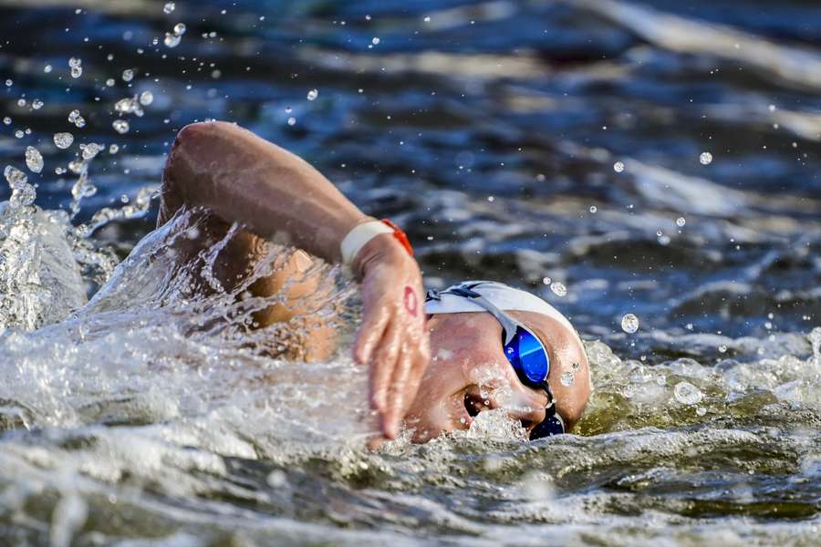 Sharon van Rouwendaal tijdens de 10 kilometer op de Olympische Spelen van 2021 in Tokio
