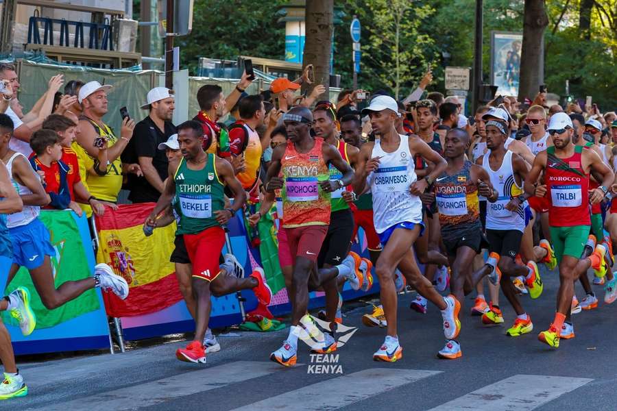 Kipchoge led the race during the early stages