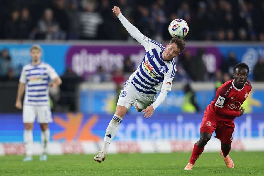 Duisburg spielt nur 1:1-Unentschieden gegen Essen Duisburg spielt nur 1:1-Unentschieden gegen Essen