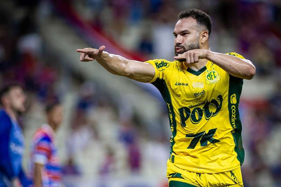Edson Carioca comandou mais uma vitória do Leão Caipira 