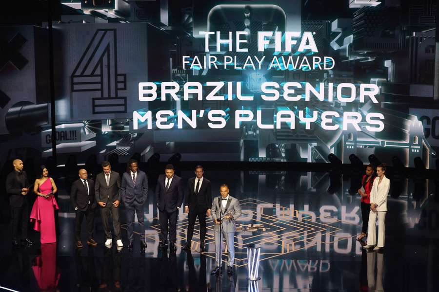 Brasil foi representado por um grupo de lendas do nosso futebol