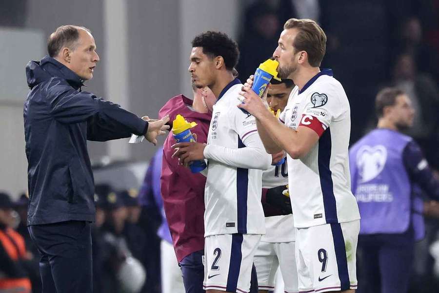 Thomas Tuchel le dă indicații lui Jude Bellingham și Harry Kane
