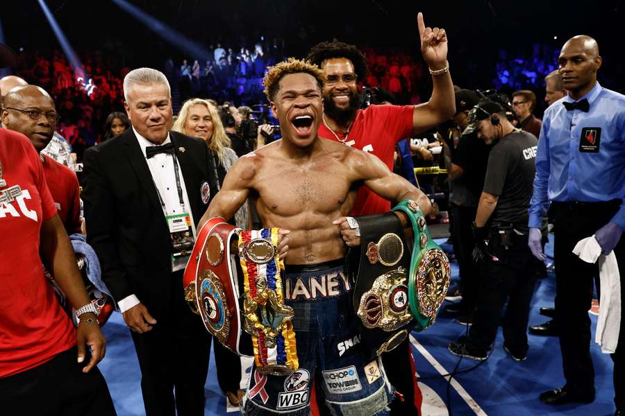 Devin Haney w Las Vegas obronił tytuły WBA, WBC, WBO i IBF w wadze lekkiej