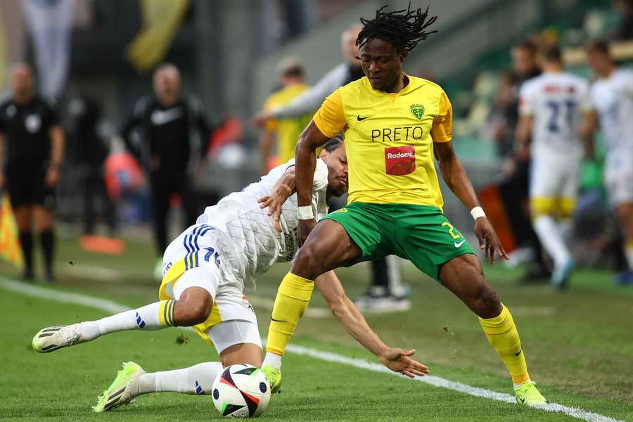 Sanusi okúsi futbal v Trenčíne. Sanusi okúsi futbal v Trenčíne.