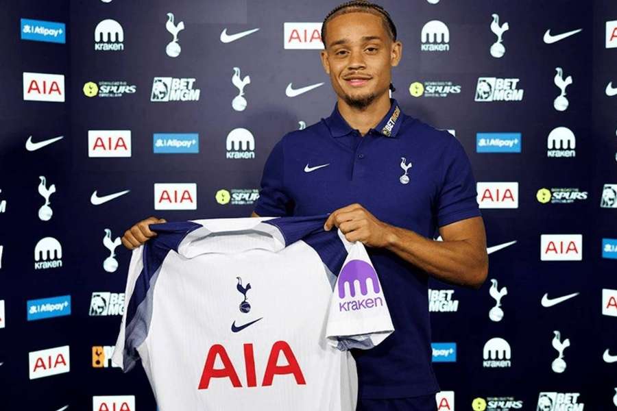 Xavi Simons mení bundesligové Lipsko za Tottenham v Premier League.