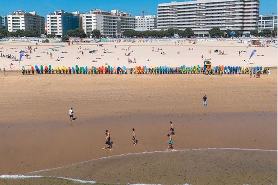 São esperados cerca de 100 participantes para tentar bater o recorde mundial