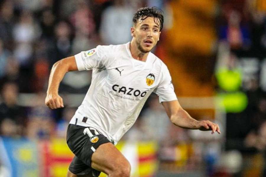 Nico González esteve emprestado pelo Barcelona ao Valência na última temporada