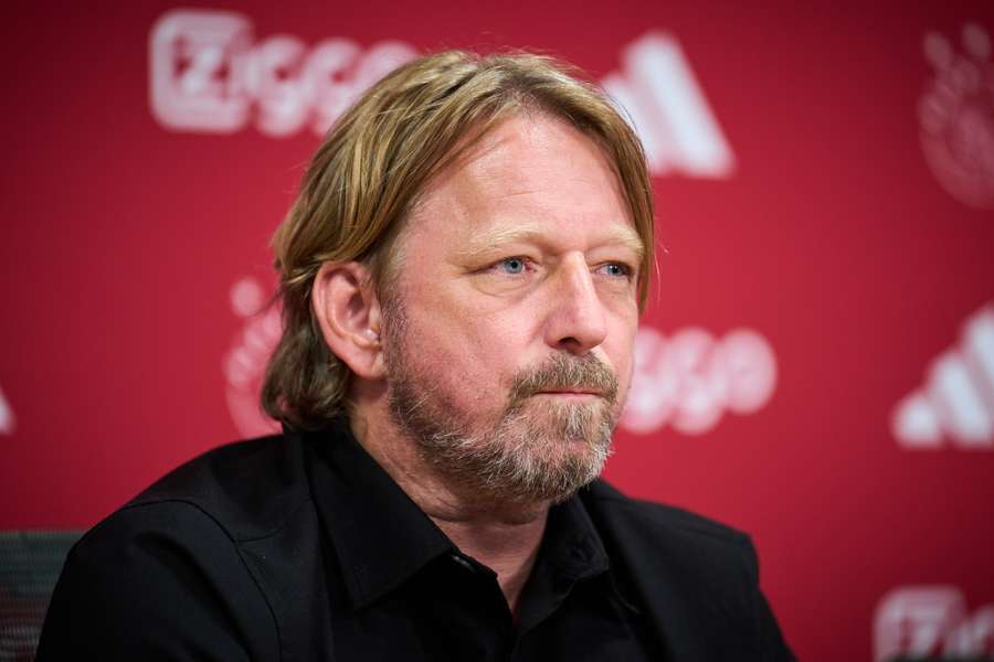 Sven Mislintat zit naar alle waarschijnlijkheid niet op de tribune tijdens de wedstrijd van Ajax in de Europa League