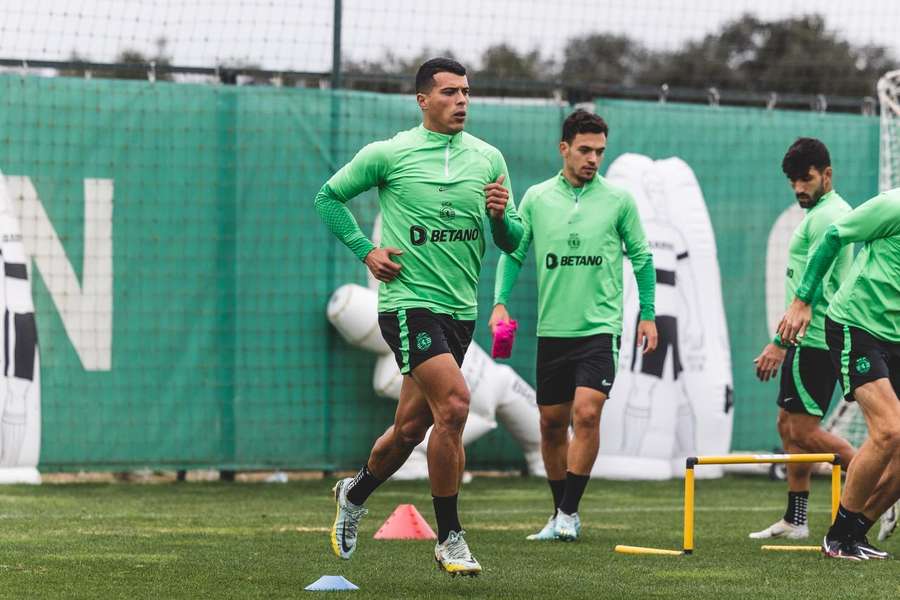Pedro Porro, Pedro Gonçalves e Esgaio no treino de hoje