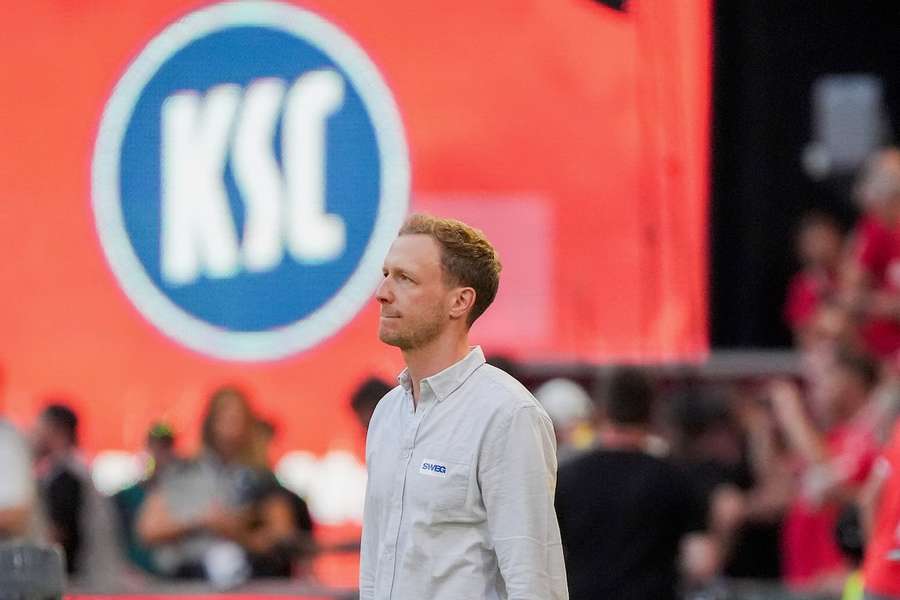 KSC-Trainer Maximilian Senft beim Auftritt in Kaiserslautern KSC-Trainer Maximilian Senft beim Auftritt in Kaiserslautern