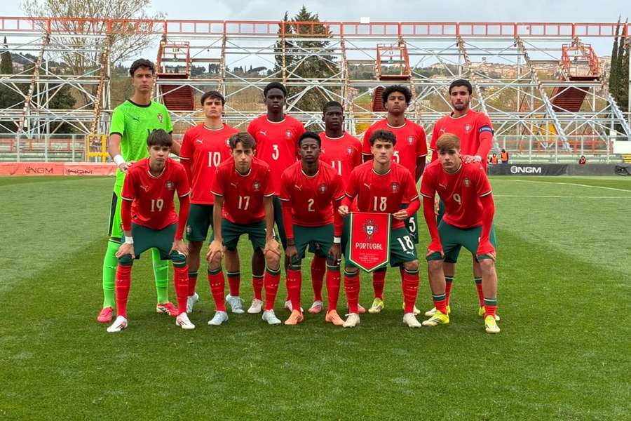 Três derrotas em três jogos para os sub-17