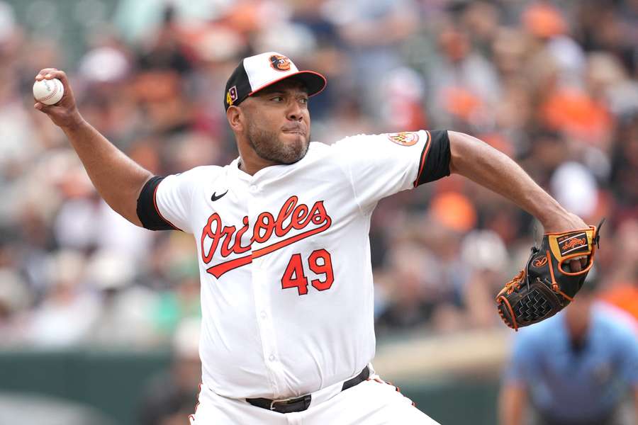 Suárez participó en la victoria de Orioles.