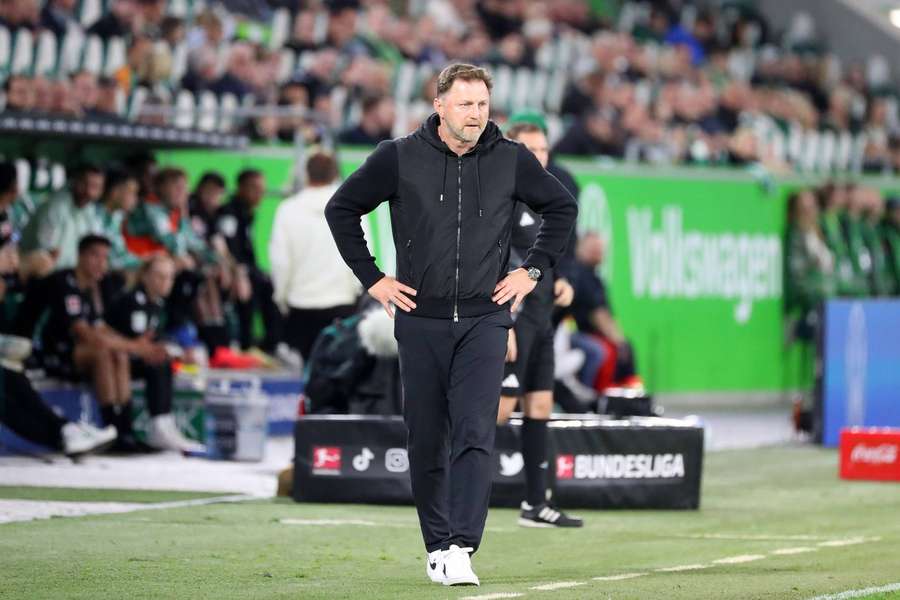 Ralph Hasenhüttl quer "pôr o dedo na ferida"